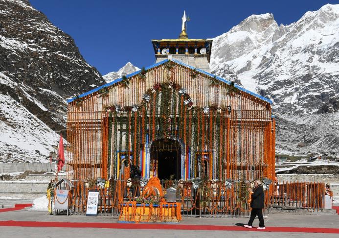exclusive images of PM Modi visit of Kedarnath on diwali